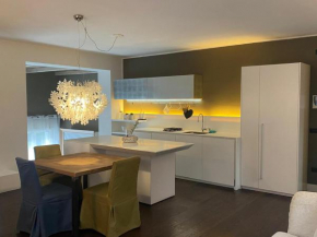Historic Center Luxury Rent - Free WiFi - Near Railway Station - Casa Alcide De Gasperi Trento